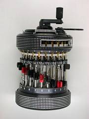 Curta-2-Cut-model-3.jpg